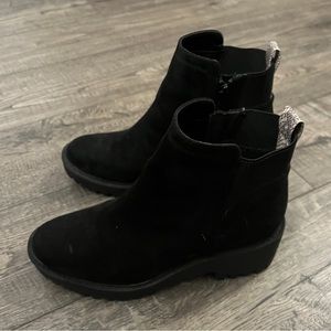 Universal Thread Black Booties Sz 7